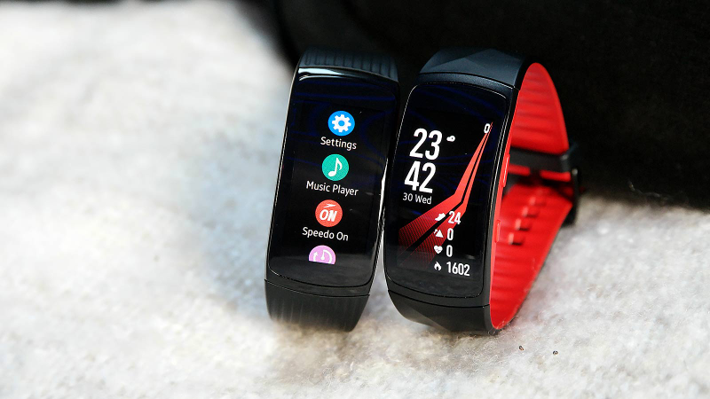 The Gear Fit 2 Pro’s long and skinny screen and lighter body make it a better fit for more intense workouts than the Gear Sport.